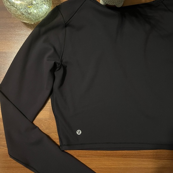 🍋 Lululemon Wonder Train Cropped Long Sleeve Shirt. 🍋 - Picture 6 of 7